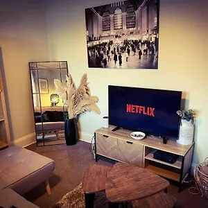 Apartment Entire Stylish 1 Bedroom Flat With Free Parking, Dundee
