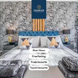 Apartment Presidential Riverside Apartment: Luxury Family, Dundee